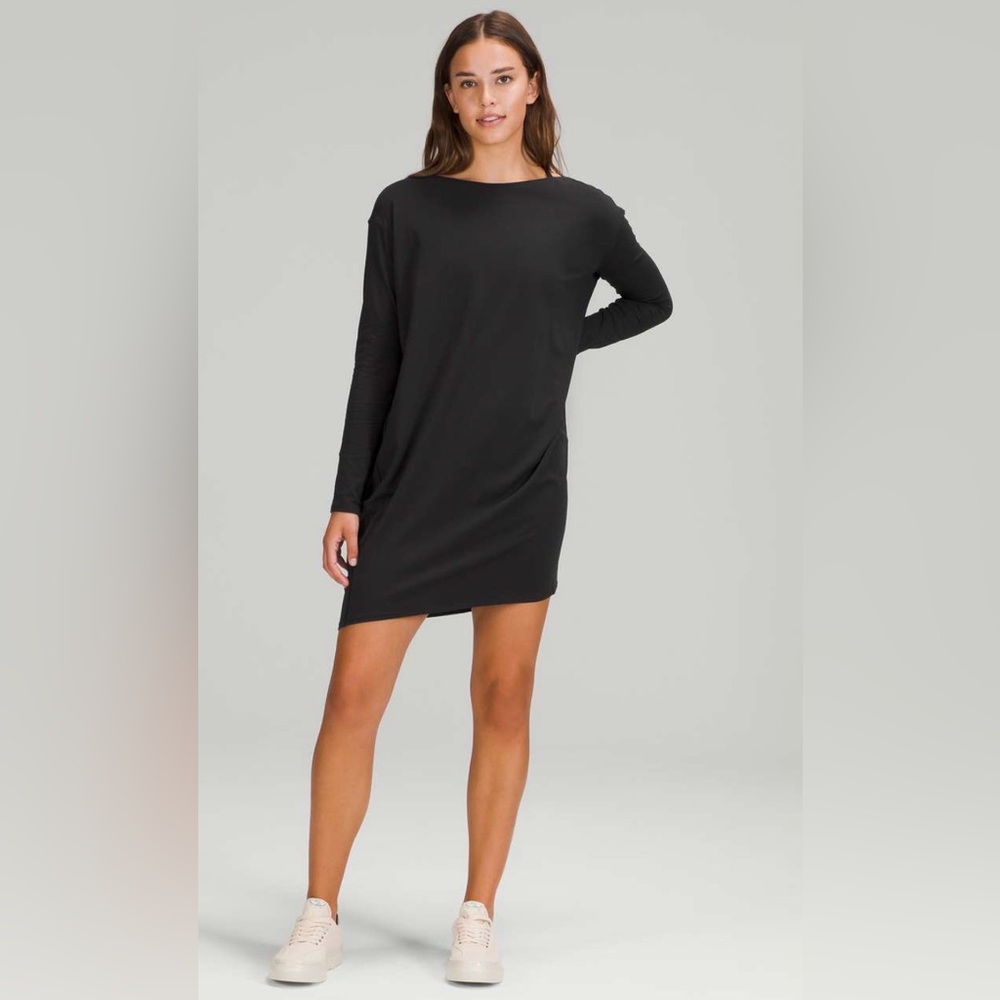 Lululemon Back in Action Long Sleeve Dress
Black Size 8